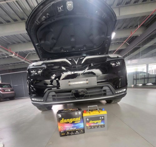 thay-binh-ac-quy-xe-vinfast-vf8-tan-noi-gia-tot-chinh-hang